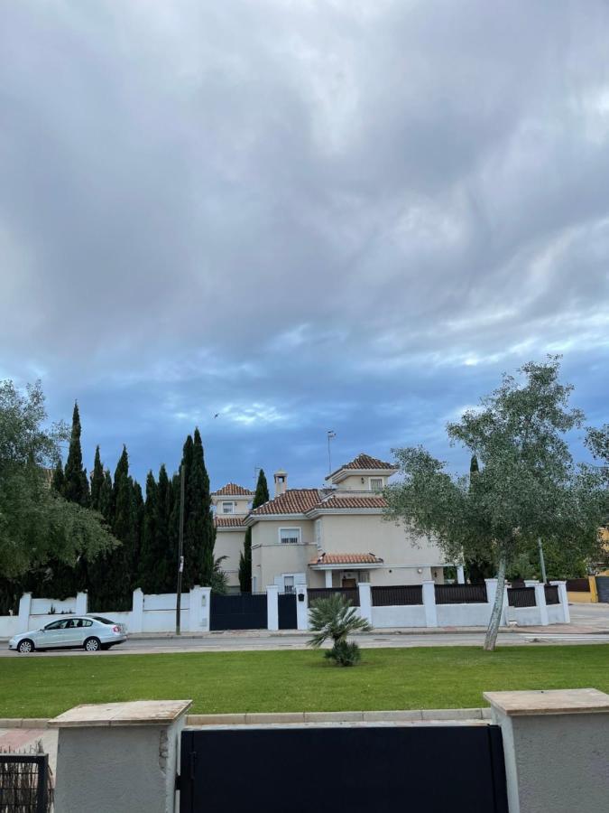 Exclusivo Chalet Sevilla. ¡Jardin & Cocina! Alcala de Guadaira Exterior photo